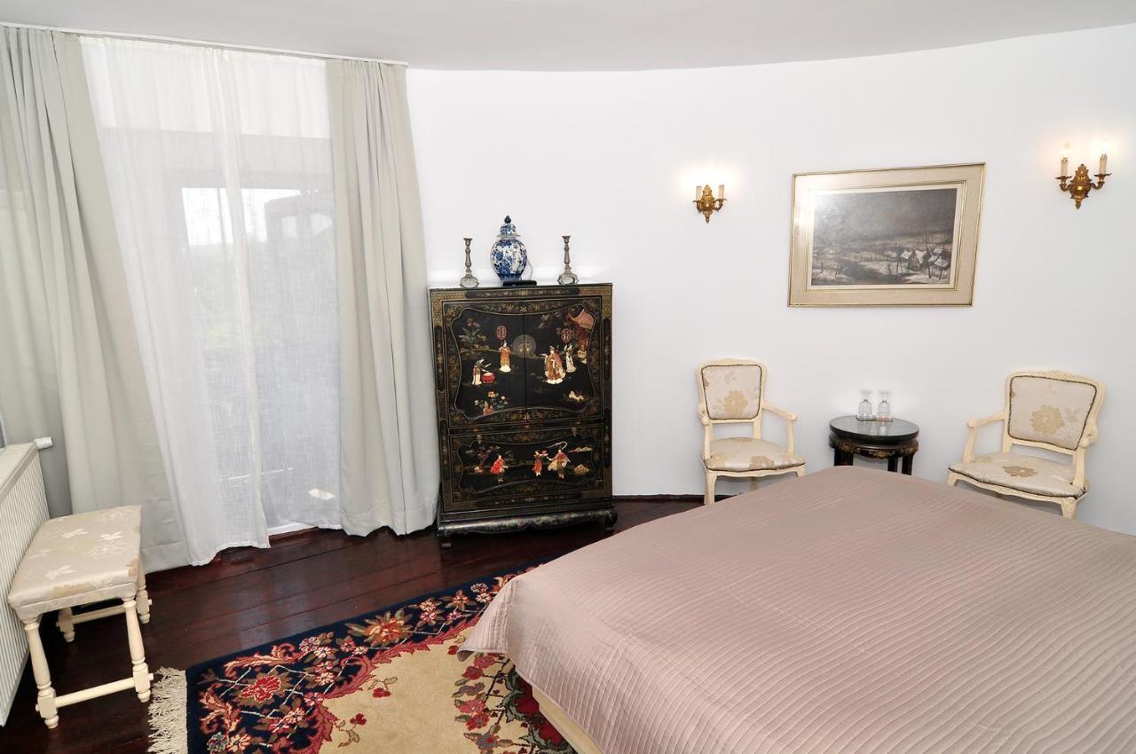 Bed & Breakfast Popamuseum Tarpesti Strada Muzeului Nr 28 Tîrpeşti Bagian luar foto