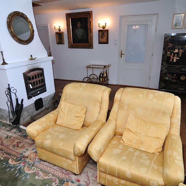 Bed & Breakfast Popamuseum Tarpesti Strada Muzeului Nr 28 Tîrpeşti Bagian luar foto