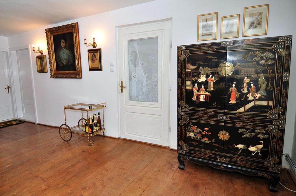 Bed & Breakfast Popamuseum Tarpesti Strada Muzeului Nr 28 Tîrpeşti Bagian luar foto