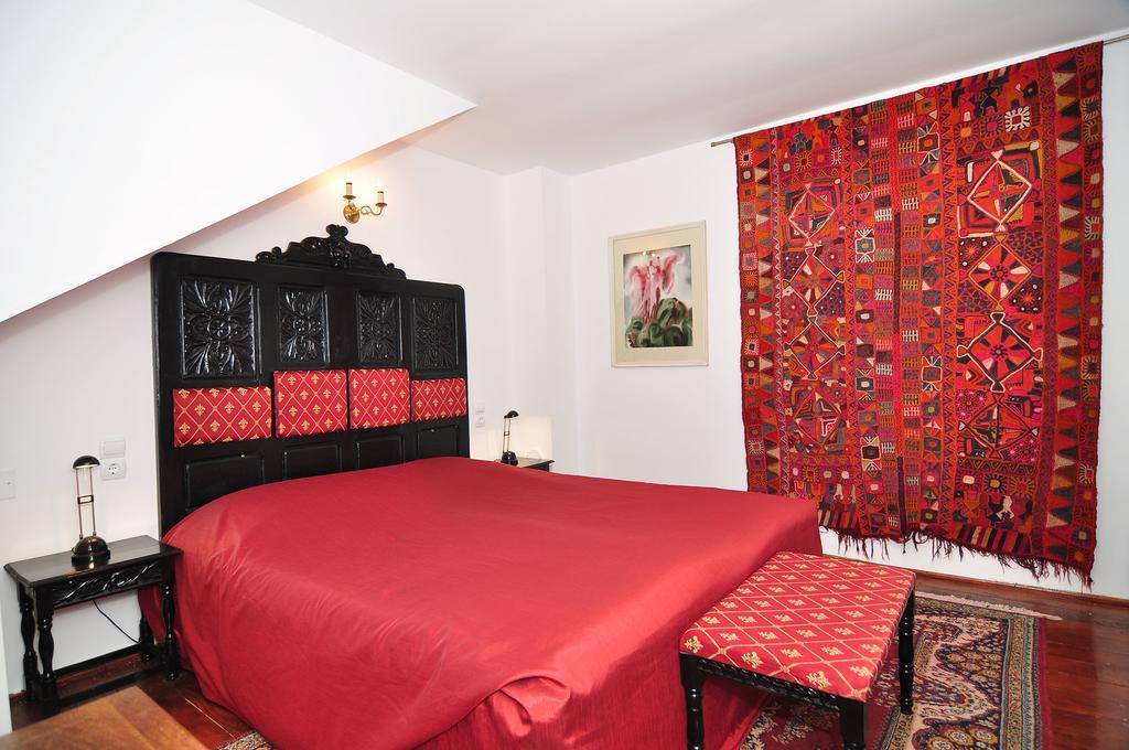 Bed & Breakfast Popamuseum Tarpesti Strada Muzeului Nr 28 Tîrpeşti Bagian luar foto