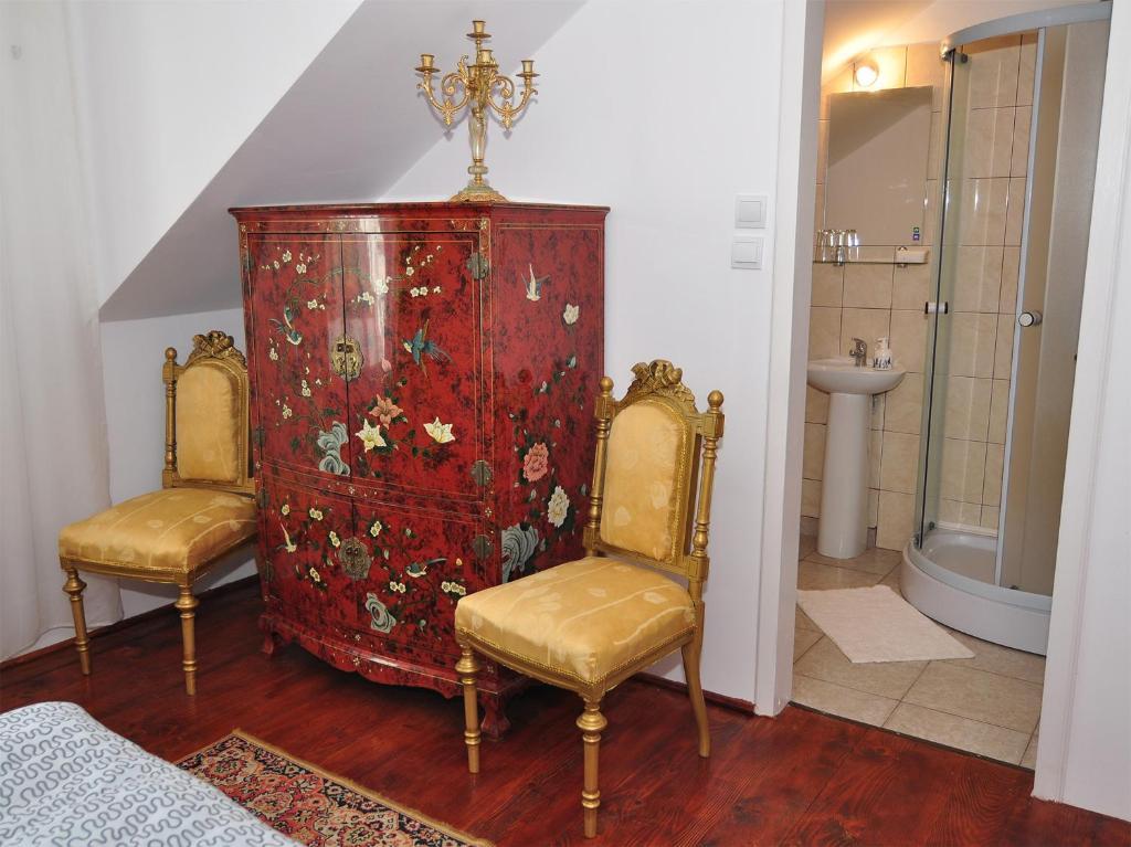 Bed & Breakfast Popamuseum Tarpesti Strada Muzeului Nr 28 Tîrpeşti Ruang foto