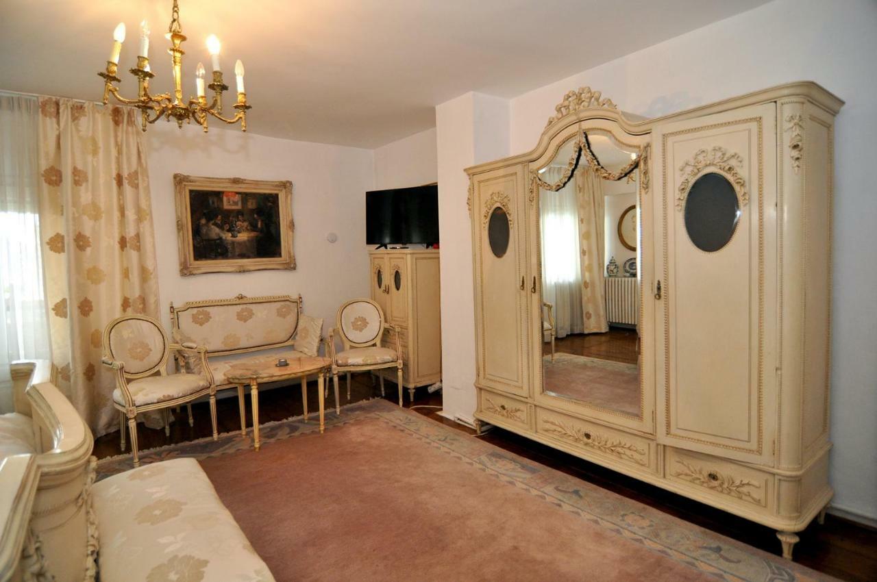 Bed & Breakfast Popamuseum Tarpesti Strada Muzeului Nr 28 Tîrpeşti Bagian luar foto